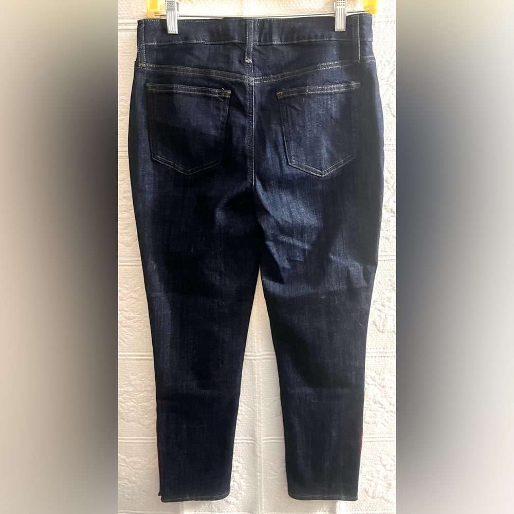 Chicos Size 0 (Size 4) So Slimming Girlfriend Slim Leg Ankle Jeans - Picture 2 of 5